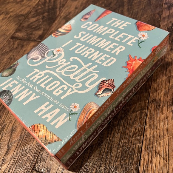 The Complete Summer I Turned Pretty Trilogy (Boxed Set) - Picture 2 of 5